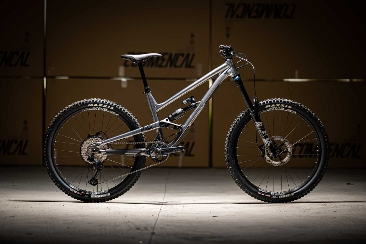 Commencal deals clash essential