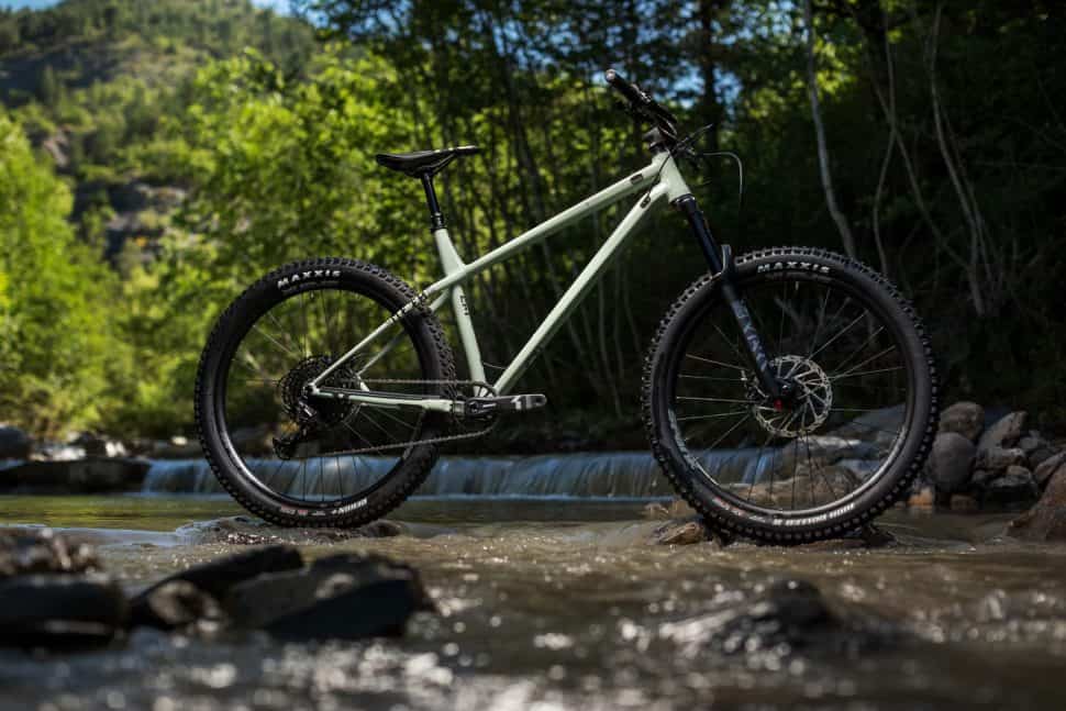 Commencal meta cheap ht essential